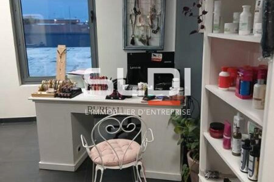 Commerces CESSION DE FONDS - SAINT QUENTIN FALLAVIER - 90 m²