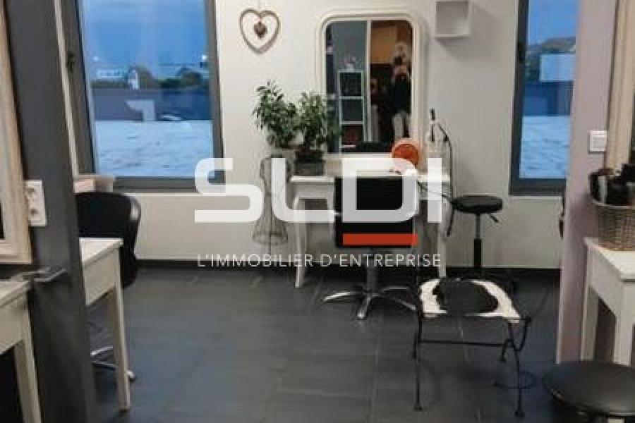 Commerces CESSION DE FONDS - SAINT QUENTIN FALLAVIER - 90 m²