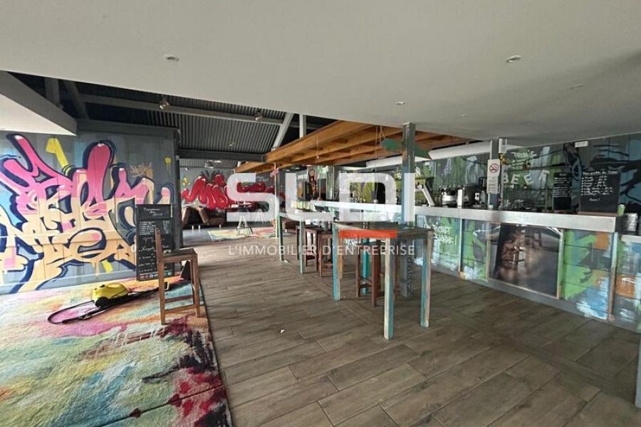 Commerces A LOUER - SAINT BONNET DE MURE - 443 m²