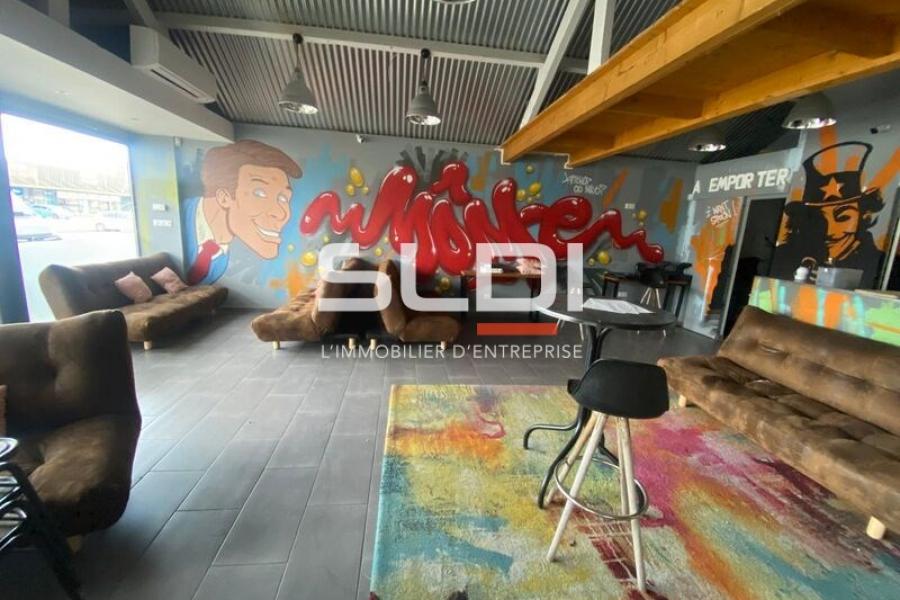 Commerces A LOUER - SAINT BONNET DE MURE - 443 m²