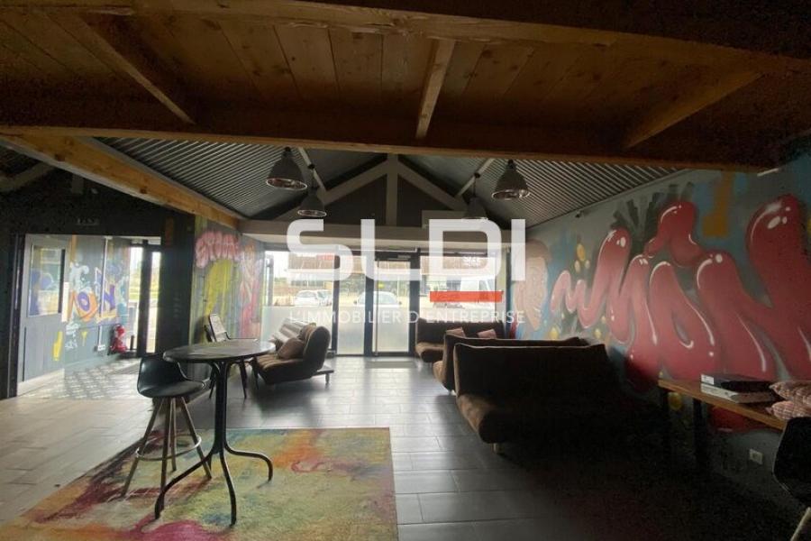 Commerces A LOUER - SAINT BONNET DE MURE - 443 m²