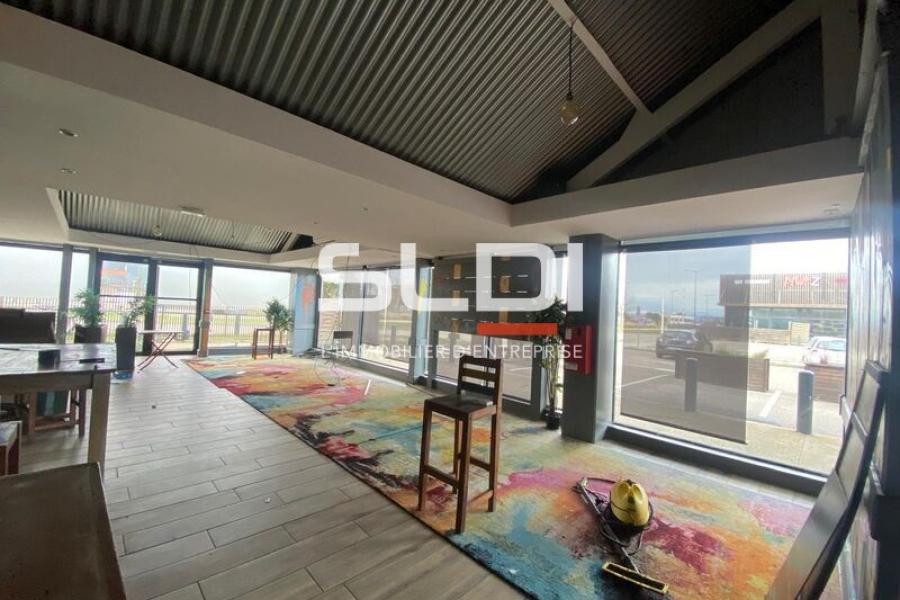 Commerces A LOUER - SAINT BONNET DE MURE - 443 m²