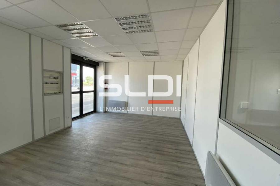 Activités A LOUER - DAGNEUX - 2 244 m² Activités A LOUER - DAGNEUX - 2 244 m²