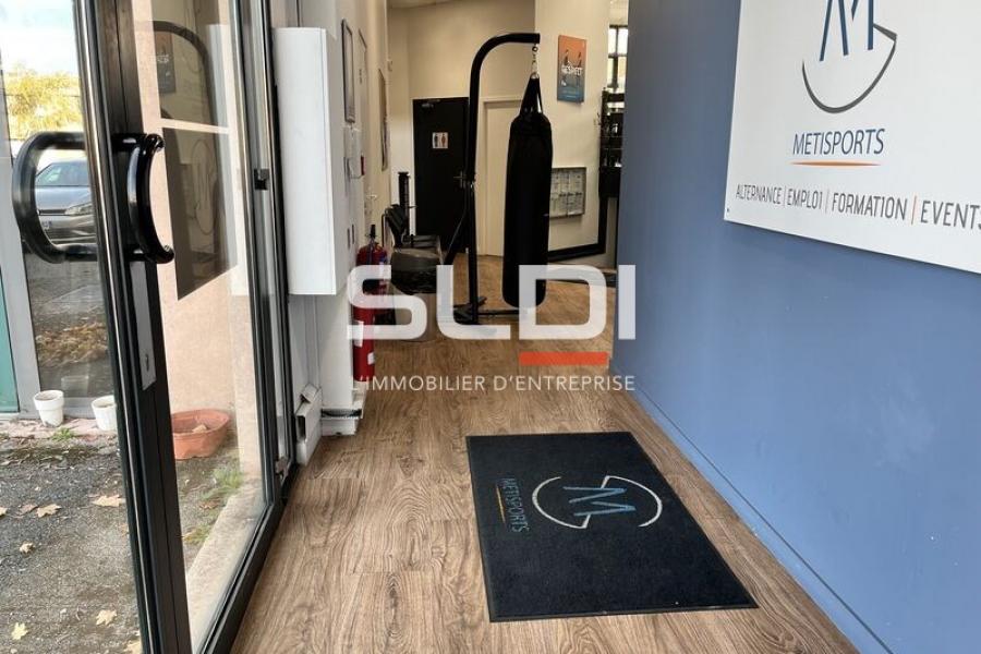 Bureaux A VENDRE OU A LOUER - BRON - 364 m² Bureaux A VENDRE OU A LOUER - BRON - 364 m²