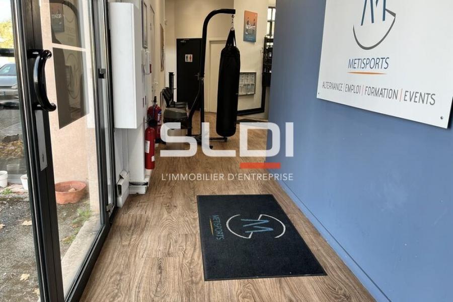 Bureaux A VENDRE OU A LOUER - BRON - 364 m² Bureaux A VENDRE OU A LOUER - BRON - 364 m²