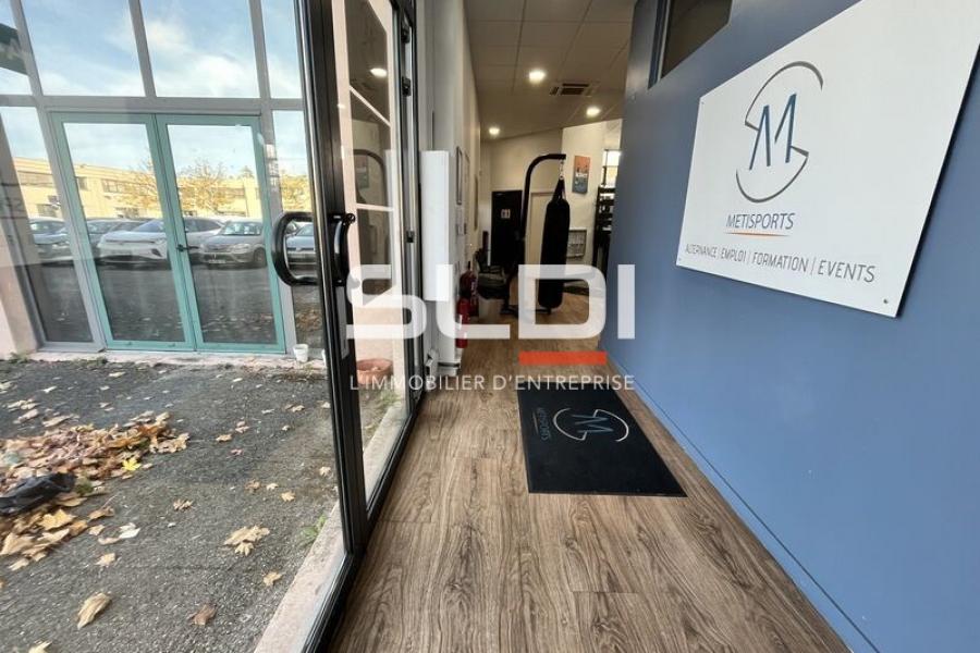 Bureaux A VENDRE OU A LOUER - BRON - 364 m² Bureaux A VENDRE OU A LOUER - BRON - 364 m²