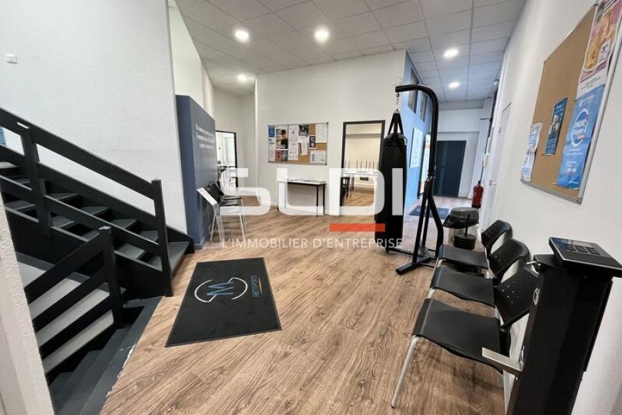 Bureaux A VENDRE OU A LOUER - BRON - 364 m² Bureaux A VENDRE OU A LOUER - BRON - 364 m²
