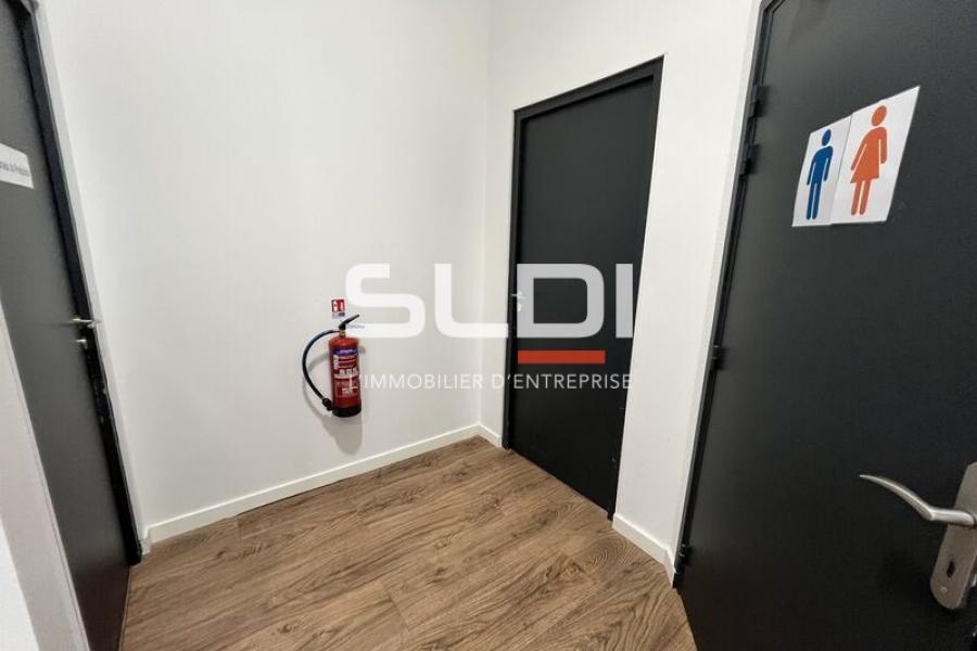 Bureaux A VENDRE OU A LOUER - BRON - 364 m² Bureaux A VENDRE OU A LOUER - BRON - 364 m²