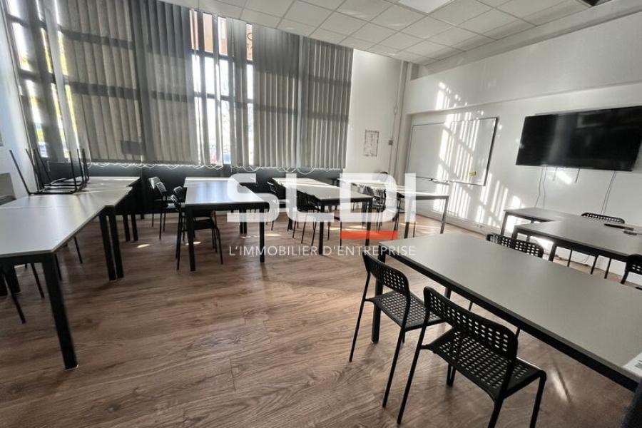 Bureaux A VENDRE OU A LOUER - BRON - 364 m² Bureaux A VENDRE OU A LOUER - BRON - 364 m²