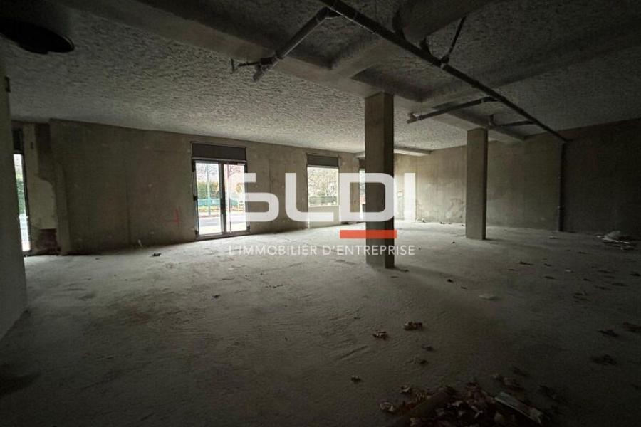 Commerces A VENDRE OU A LOUER - GLEIZE - 349 m²