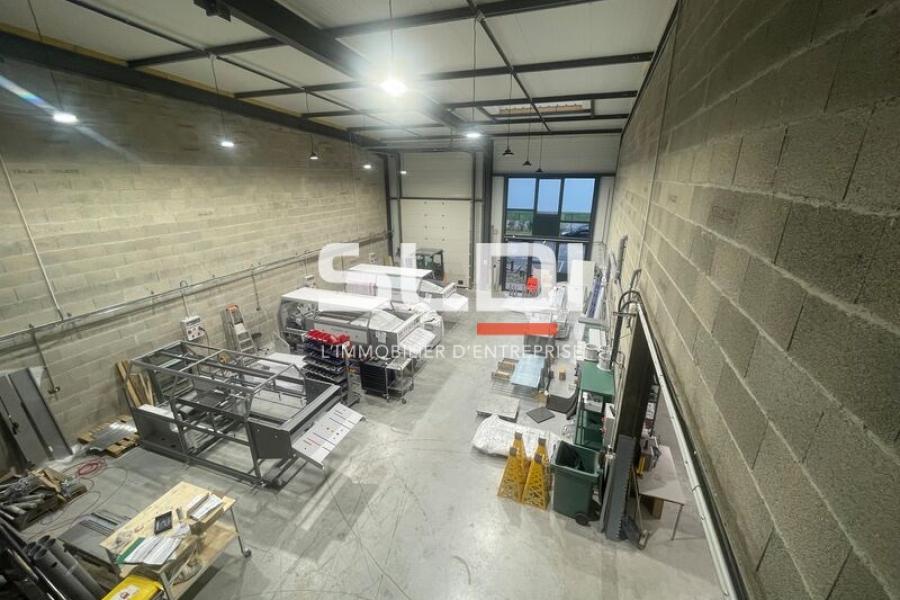 Activités A VENDRE - TREVOUX - 700 m²