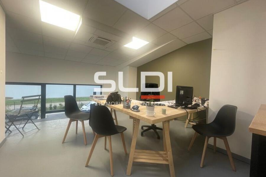Activités A VENDRE - TREVOUX - 700 m²