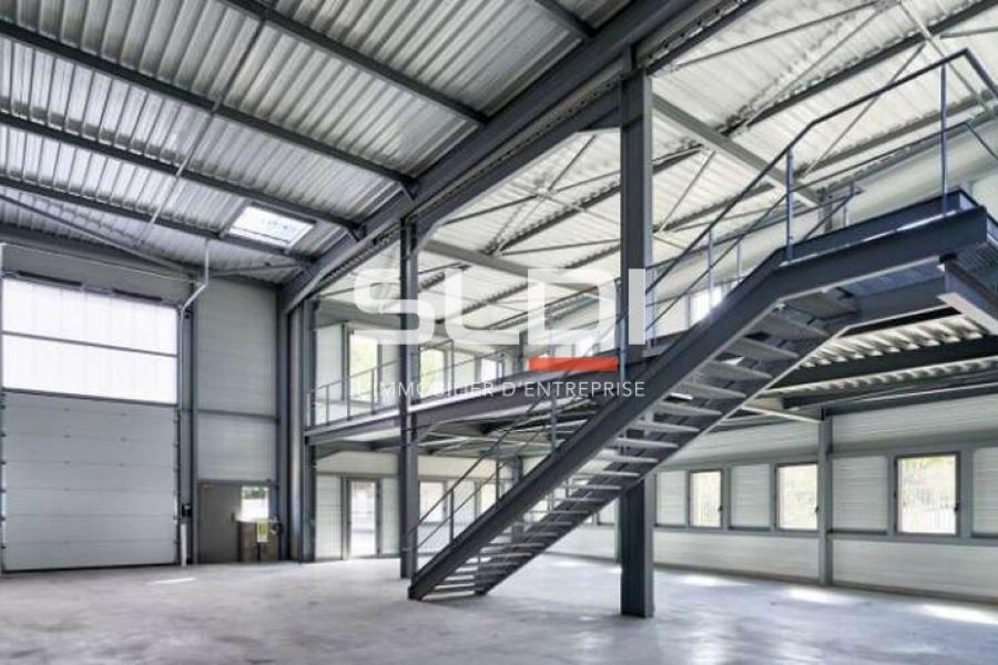 Activités A VENDRE - SAINT GENIS LAVAL - 465 m²