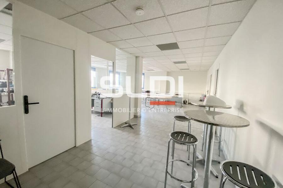 Activités A LOUER - CHASSIEU - 1 112 m²