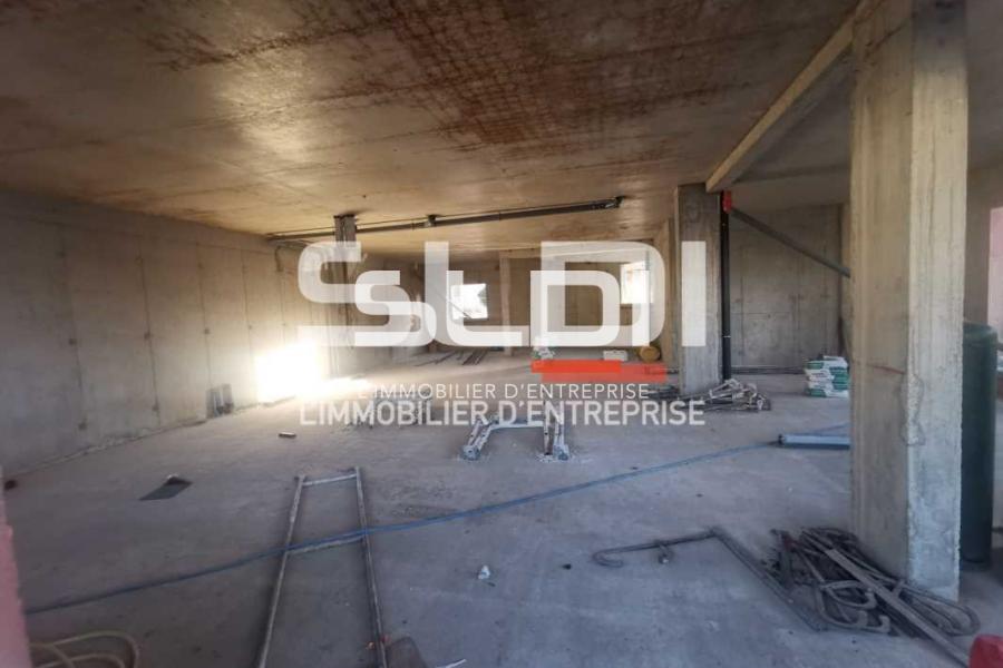 Commerces A VENDRE - PONT DE CHERUY - 125 m² Commerces A VENDRE - PONT DE CHERUY - 125 m²