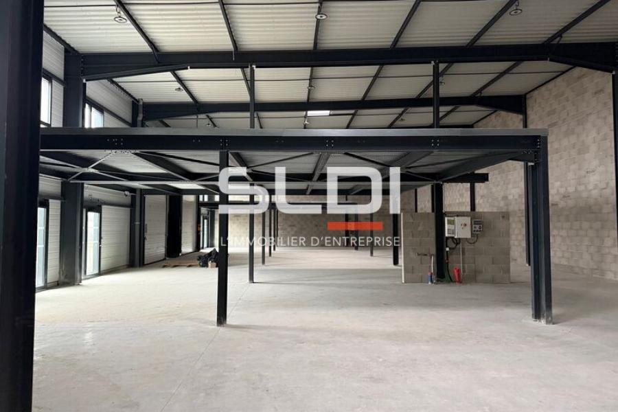 Activités A VENDRE - VILLETTE D'ANTHON - 217,24 m² Activités A VENDRE - VILLETTE D'ANTHON - 217,24 m²