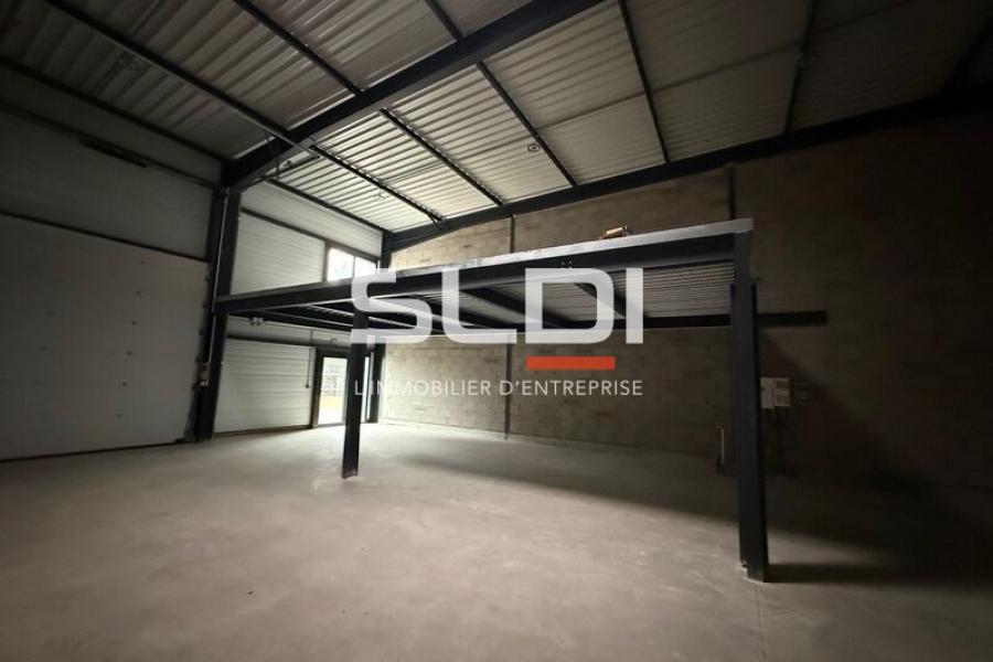 Activités A VENDRE - VILLETTE D'ANTHON - 217,24 m² Activités A VENDRE - VILLETTE D'ANTHON - 217,24 m²