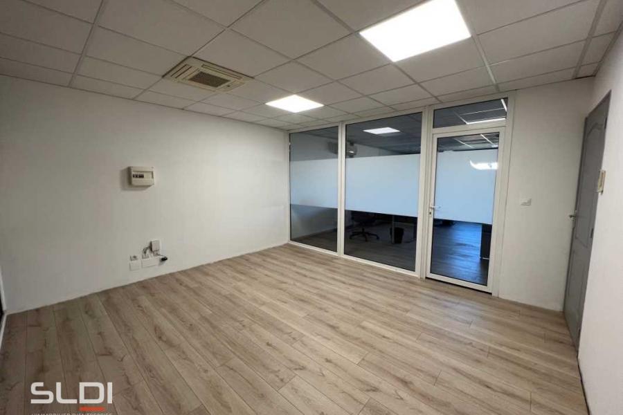 Bureaux A LOUER - MEYZIEU - 78 m²