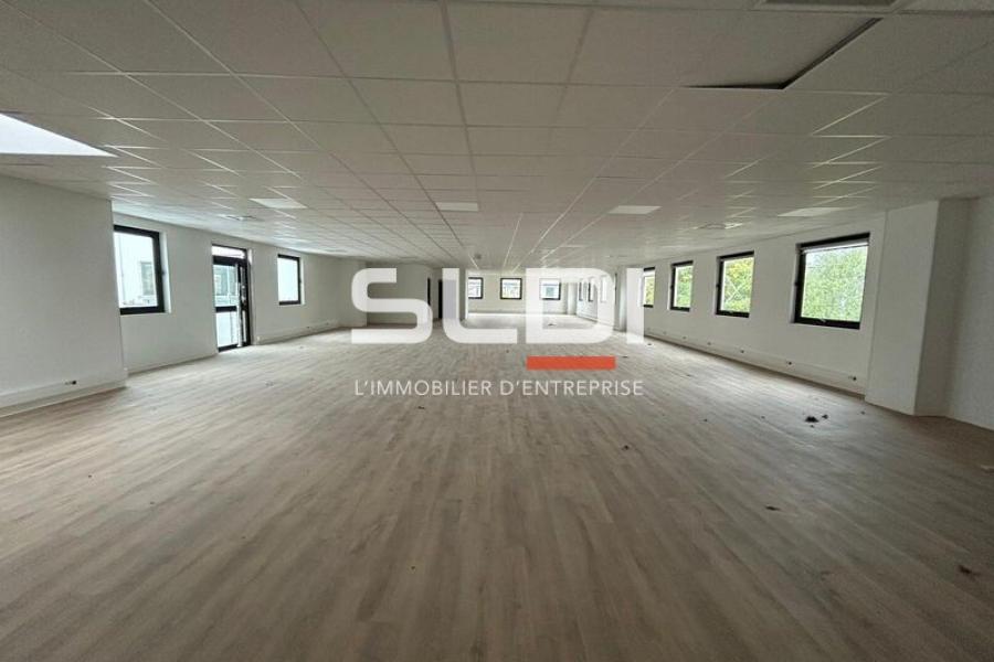 Bureaux A LOUER - LIMONEST - 2 078 m²
