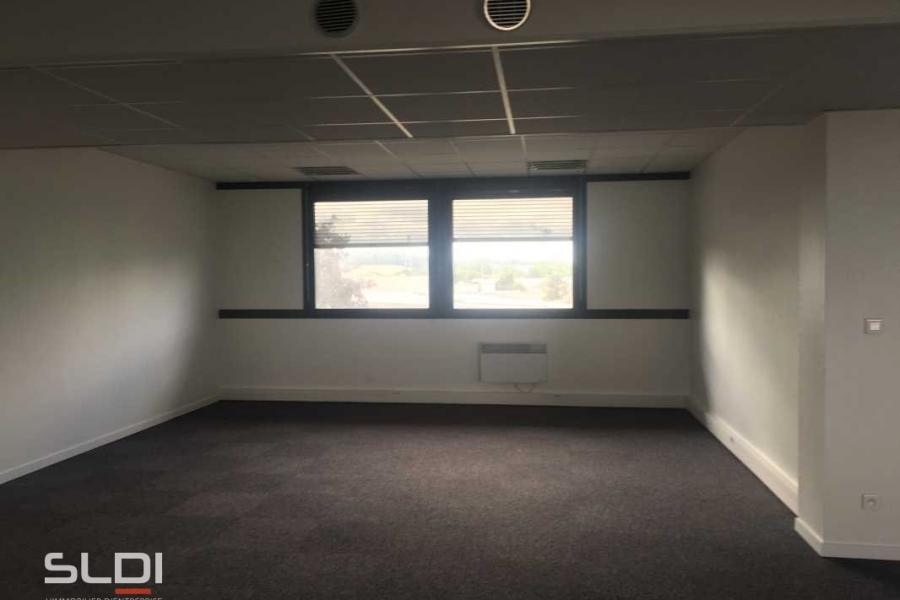 Bureaux A LOUER - SAINT QUENTIN FALLAVIER - 538 m²