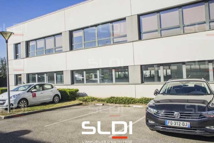 Bureaux A LOUER - SAINT PRIEST - 1 216 m²