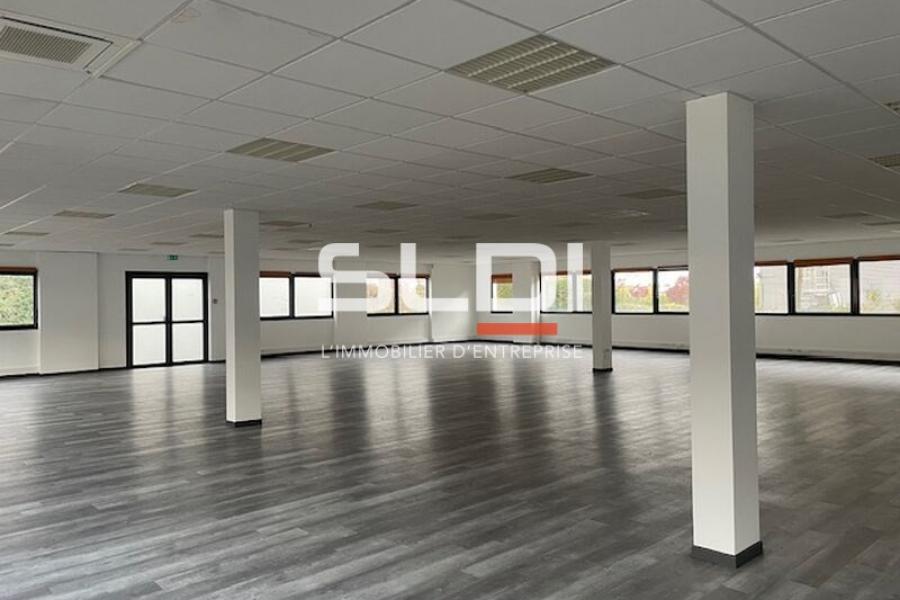 Bureaux A LOUER - SAINT PRIEST - 1 216 m² Bureaux A LOUER - SAINT PRIEST - 1 216 m²