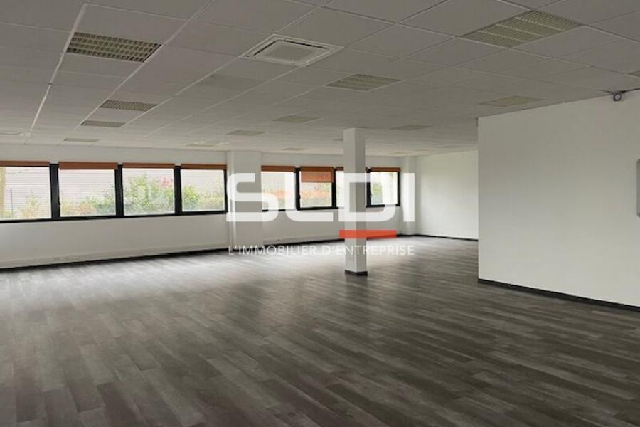Bureaux A LOUER - SAINT PRIEST - 1 216 m² Bureaux A LOUER - SAINT PRIEST - 1 216 m²