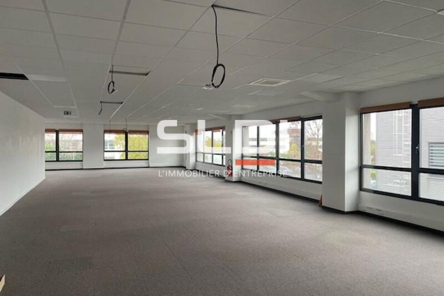 Bureaux A LOUER - SAINT PRIEST - 1 216 m² Bureaux A LOUER - SAINT PRIEST - 1 216 m²
