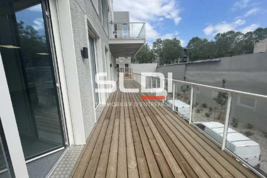 Bureaux A VENDRE OU A LOUER - VILLEURBANNE - 825 m² Bureaux A VENDRE OU A LOUER - VILLEURBANNE - 825 m²