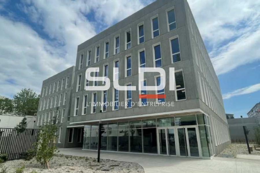 Bureaux A VENDRE OU A LOUER - VILLEURBANNE - 825 m² Bureaux A VENDRE OU A LOUER - VILLEURBANNE - 825 m²
