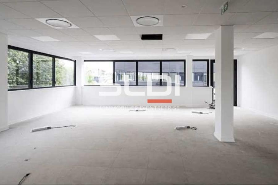 Bureaux A VENDRE OU A LOUER - LIMONEST - 1 837 m²