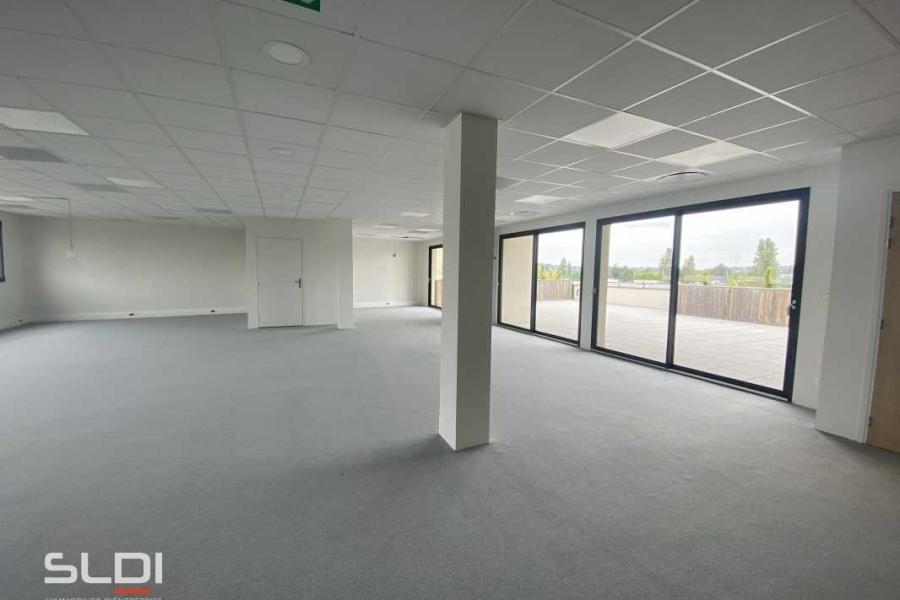 Bureaux A VENDRE - DARDILLY - 419 m²