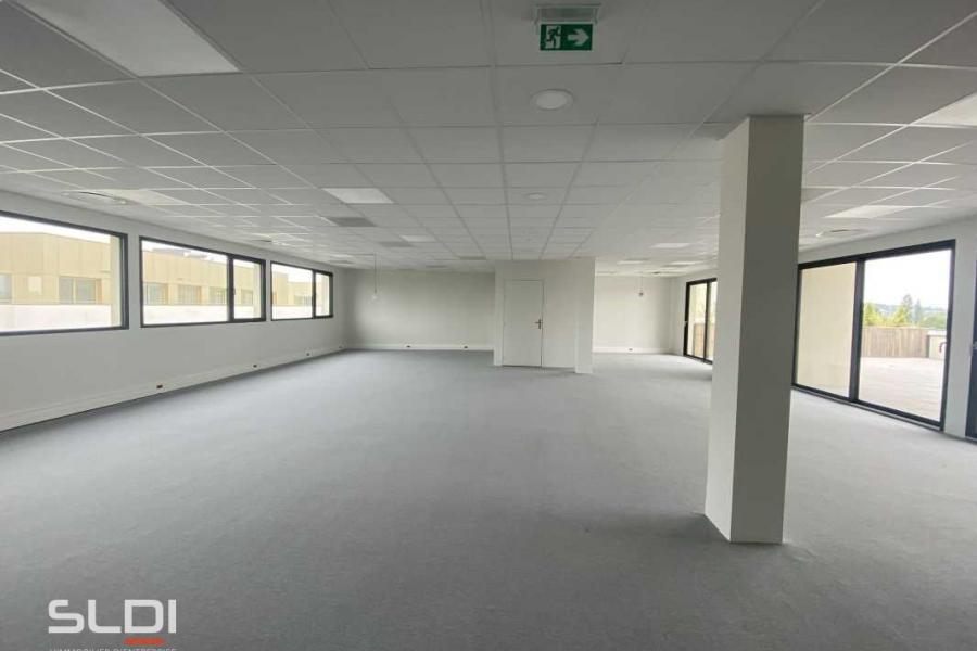 Bureaux A VENDRE - DARDILLY - 419 m²