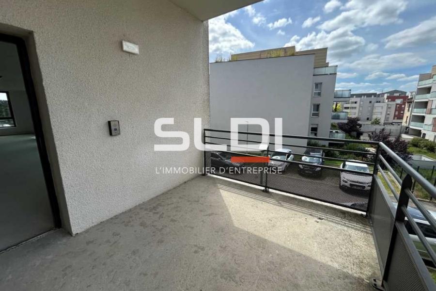 Bureaux A VENDRE OU A LOUER - VENISSIEUX - 700 m²