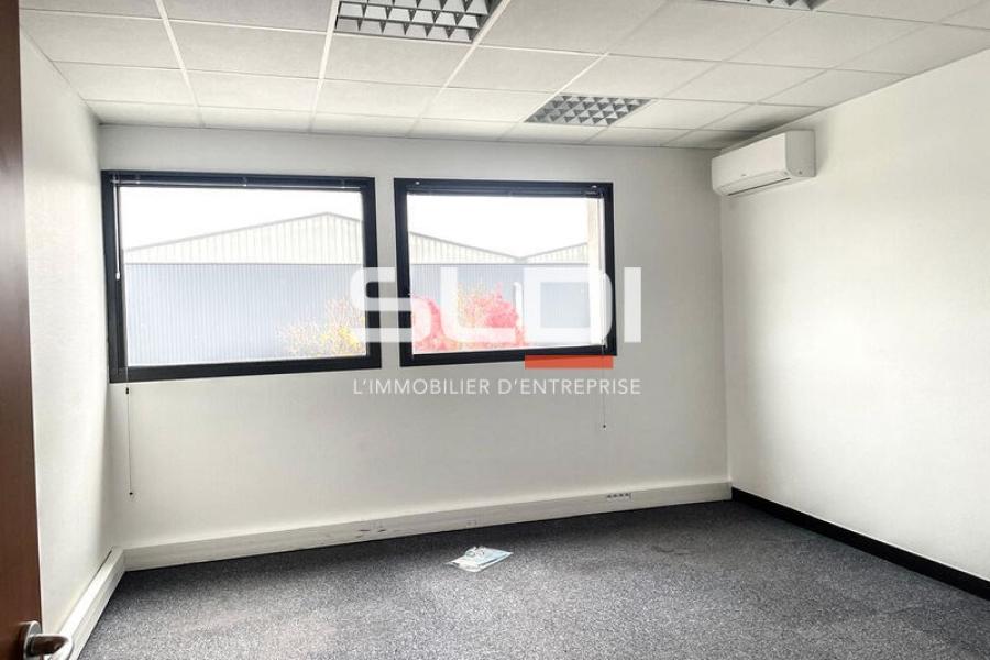 Bureaux A LOUER - RILLIEUX LA PAPE - 576 m²