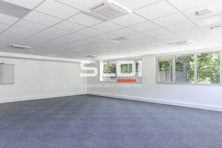 Bureaux A VENDRE - LISSIEU - 246 m²