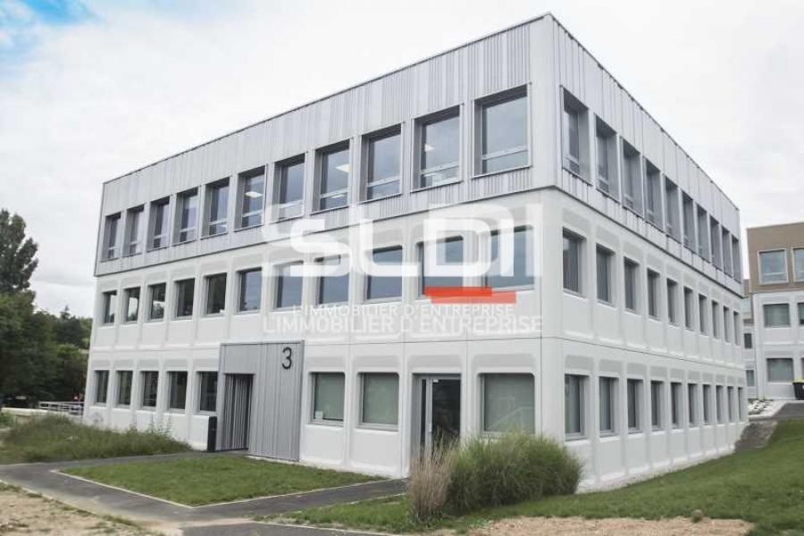 Bureaux A LOUER - DARDILLY - 350 m²