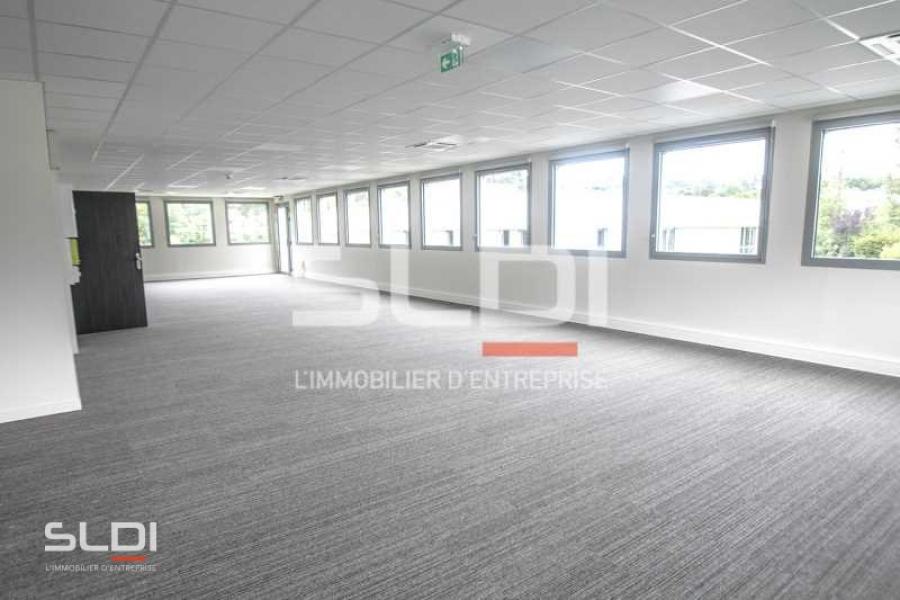 Bureaux A LOUER - DARDILLY - 350 m²