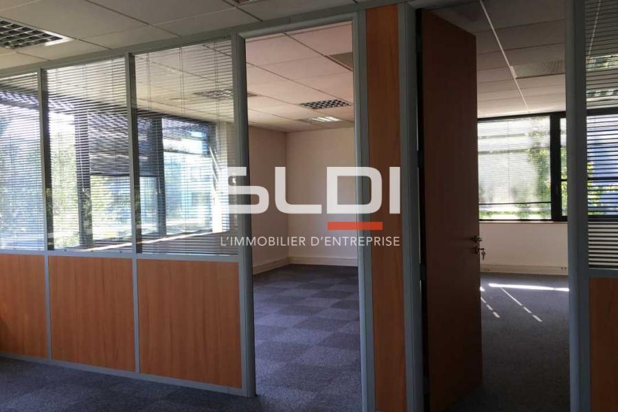 Bureaux A LOUER - SAINT PRIEST - 1 310 m² Bureaux A LOUER - SAINT PRIEST - 1 310 m²