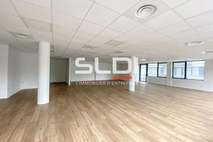 Bureaux A LOUER - SAINT PRIEST - 1 310 m² Bureaux A LOUER - SAINT PRIEST - 1 310 m²