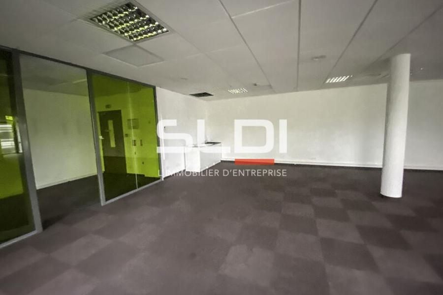 Bureaux A LOUER - SAINT PRIEST - 1 310 m² Bureaux A LOUER - SAINT PRIEST - 1 310 m²