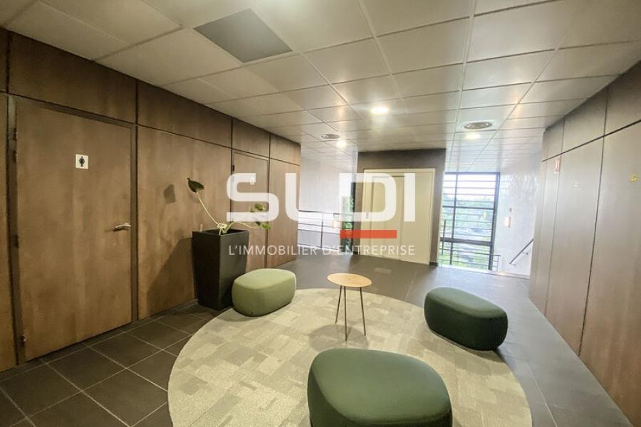 Bureaux A LOUER - SAINT PRIEST - 1 310 m² Bureaux A LOUER - SAINT PRIEST - 1 310 m²