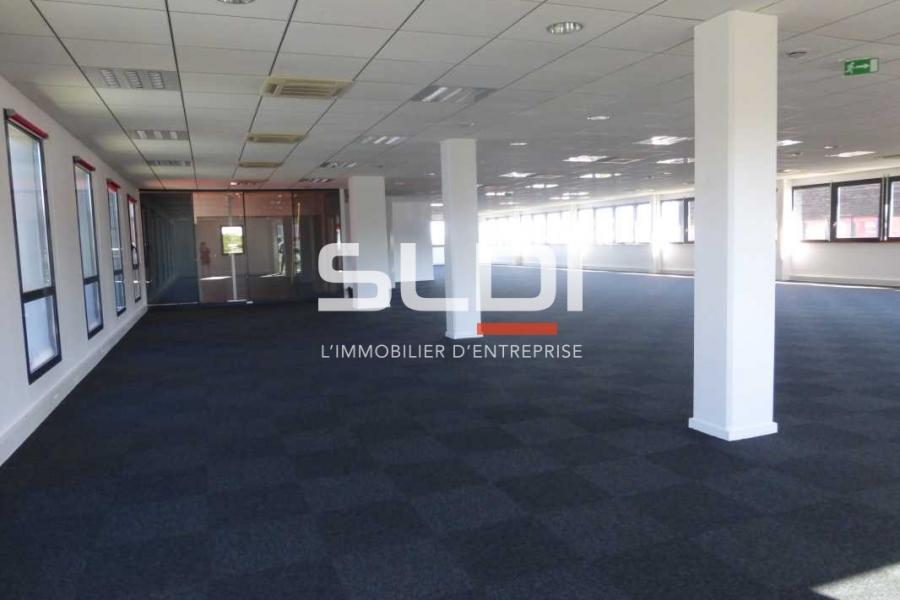 Bureaux A LOUER - SAINT PRIEST - 2 429 m² Bureaux A LOUER - SAINT PRIEST - 2 429 m²