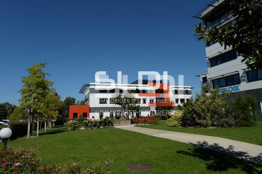 Bureaux A LOUER - SAINT PRIEST - 1 816 m²