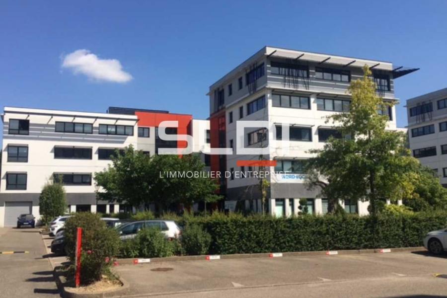 Bureaux A LOUER - SAINT PRIEST - 1 816 m²