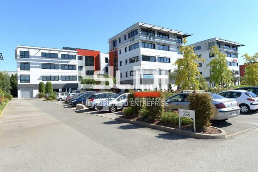 Bureaux A LOUER - SAINT PRIEST - 1 816 m²