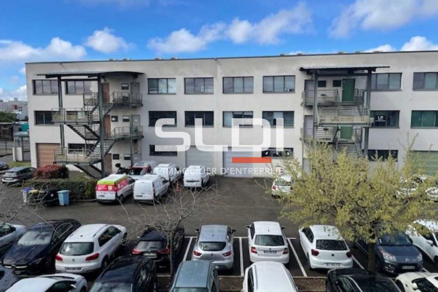 Bureaux A LOUER - VILLEURBANNE - 200 m²