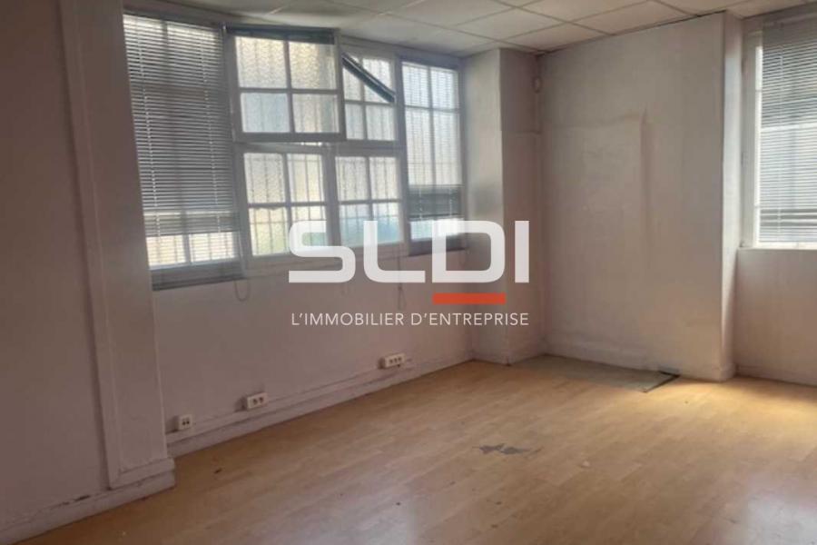 Bureaux A LOUER - VILLEURBANNE - 385 m²