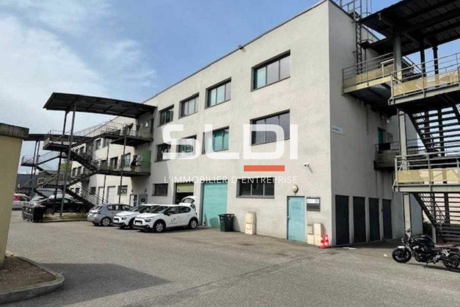 Bureaux A LOUER - VILLEURBANNE - 200 m²