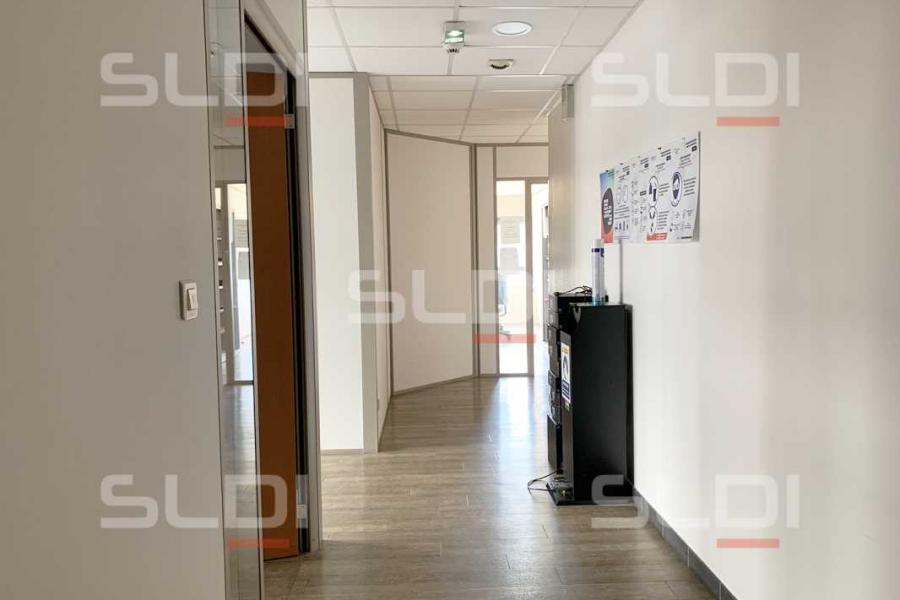 Bureaux A LOUER - LIMAS - 560 m²